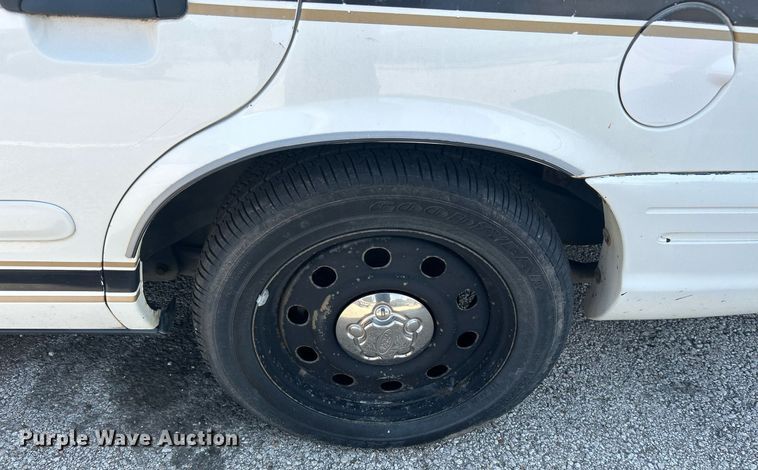 image for item LE9555 2007 Ford Crown Victoria Police Interceptor