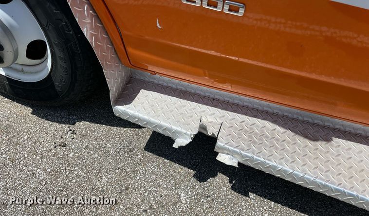 image for item LE9557 2013 Chevrolet Express  shuttle bus