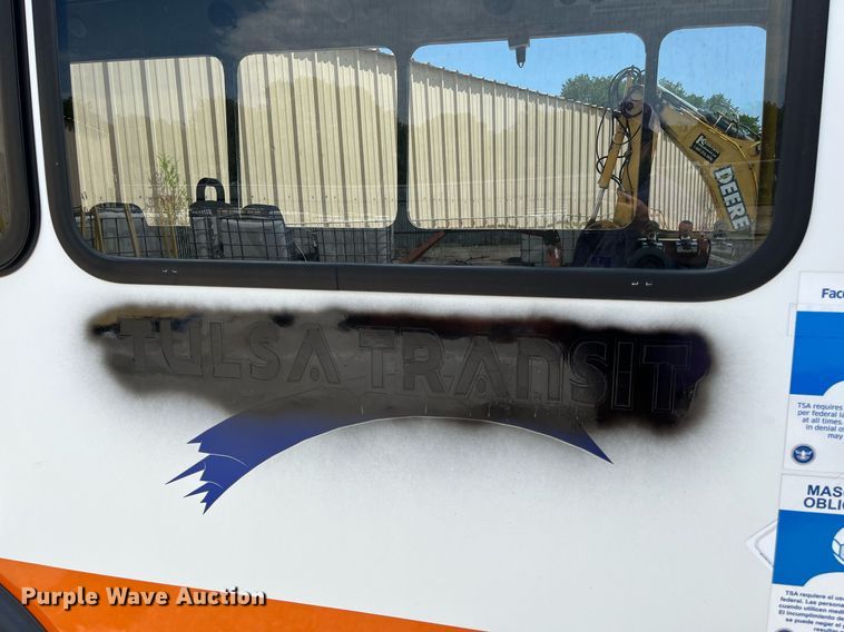 image for item LE9557 2013 Chevrolet Express  shuttle bus