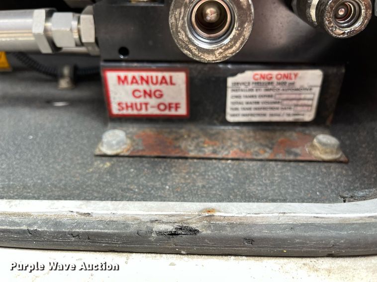 image for item LE9557 2013 Chevrolet Express  shuttle bus