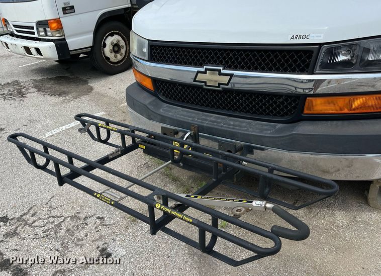 image for item LE9557 2013 Chevrolet Express  shuttle bus