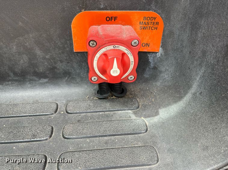 image for item LE9557 2013 Chevrolet Express  shuttle bus