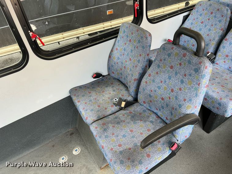 image for item LE9557 2013 Chevrolet Express  shuttle bus