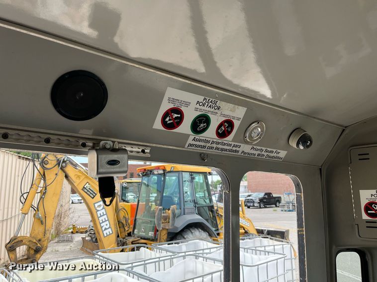 image for item LE9557 2013 Chevrolet Express  shuttle bus