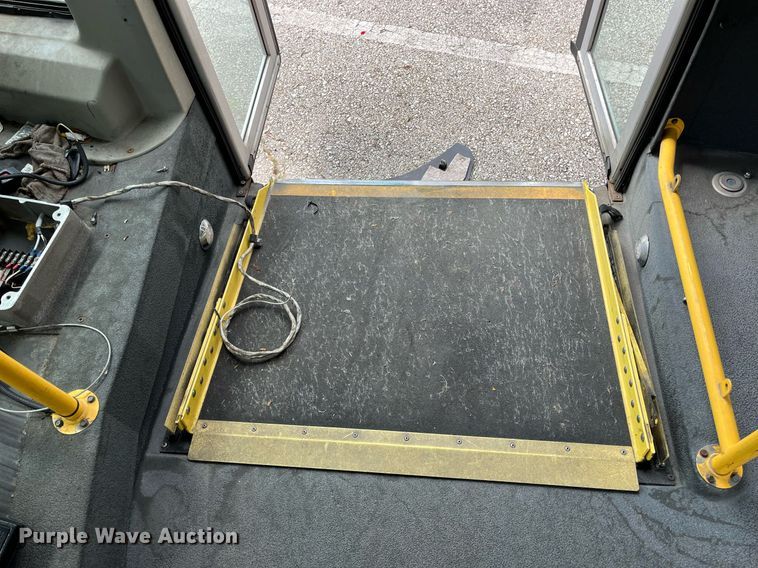 image for item LE9557 2013 Chevrolet Express  shuttle bus