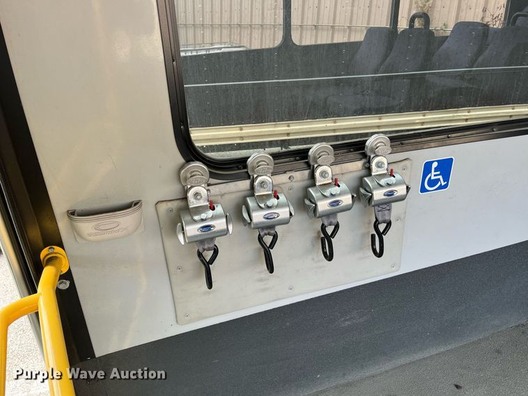 image for item LE9557 2013 Chevrolet Express  shuttle bus