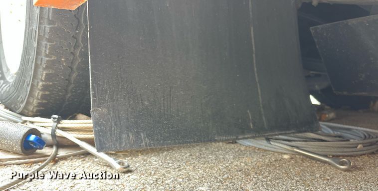 image for item LE9557 2013 Chevrolet Express  shuttle bus