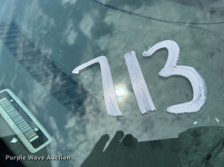 image for item LE9557 2013 Chevrolet Express  shuttle bus