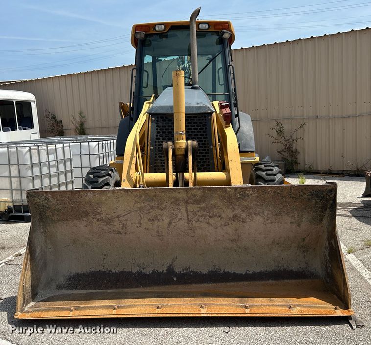 image for item LE9558 2005 John Deere 310SG  backhoe