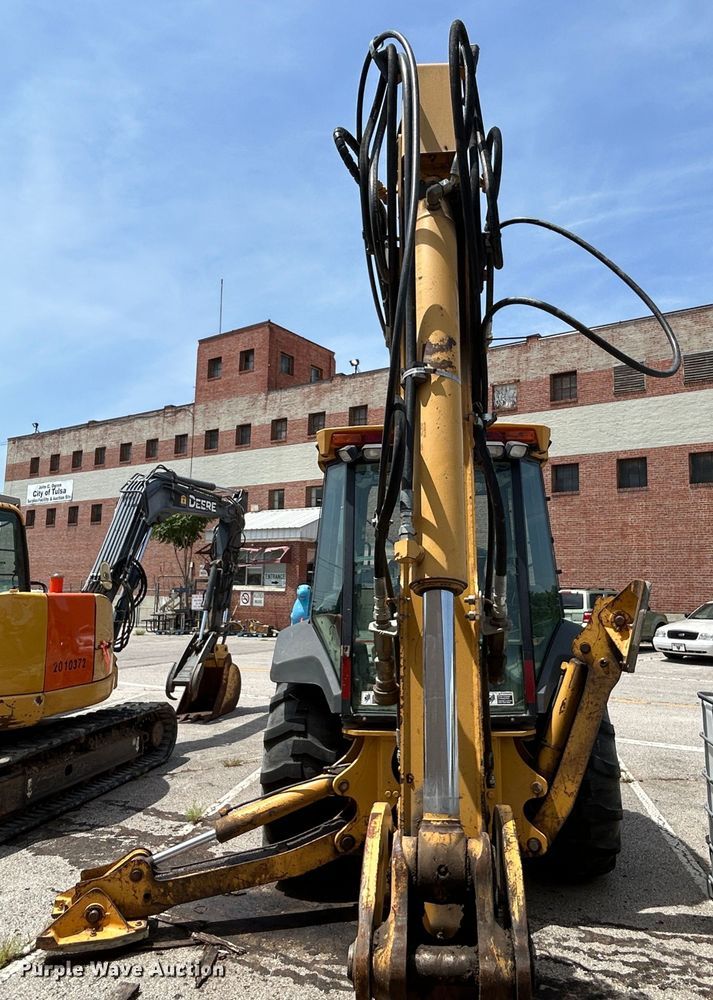 image for item LE9558 2005 John Deere 310SG  backhoe