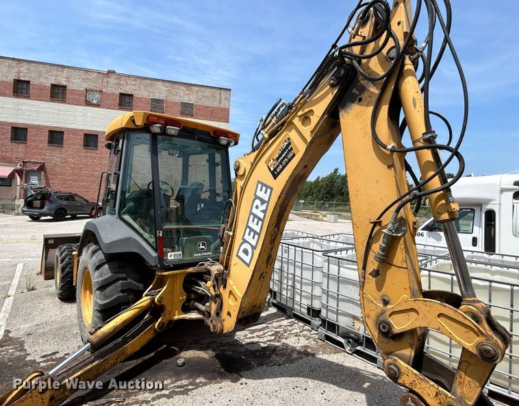 image for item LE9558 2005 John Deere 310SG  backhoe