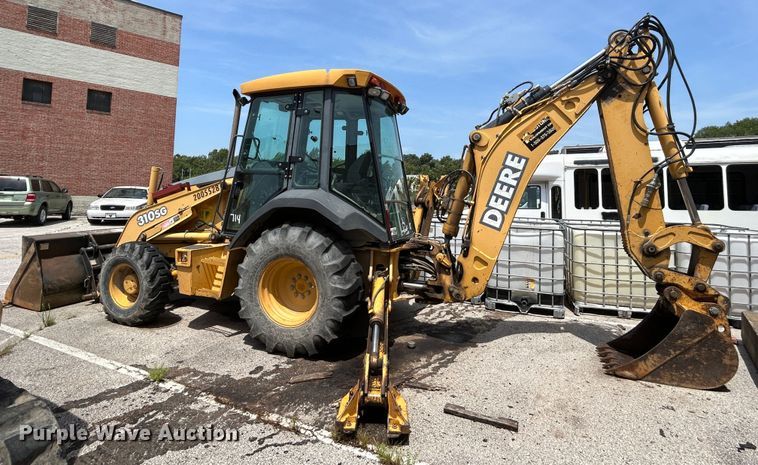 image for item LE9558 2005 John Deere 310SG  backhoe