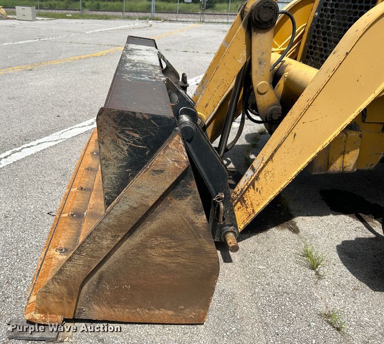 image for item LE9558 2005 John Deere 310SG  backhoe