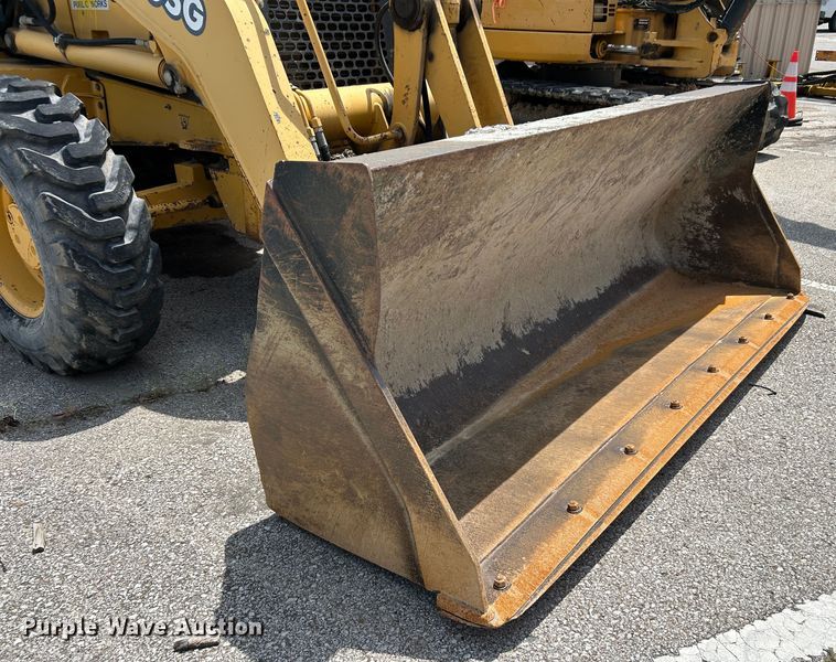 image for item LE9558 2005 John Deere 310SG  backhoe