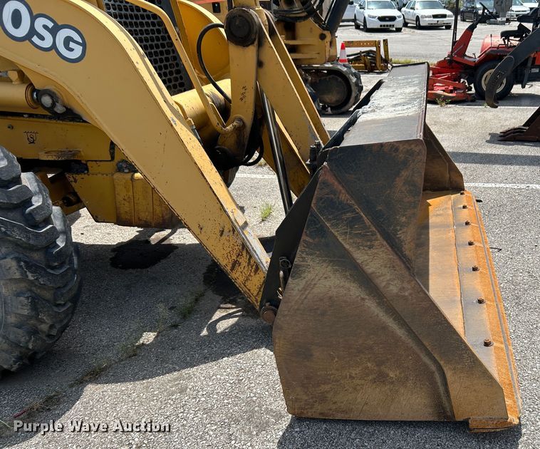image for item LE9558 2005 John Deere 310SG  backhoe