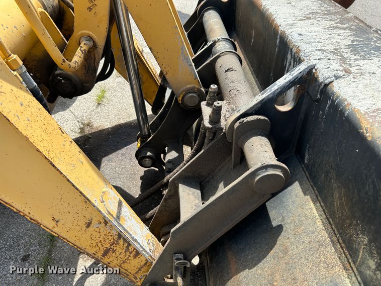 image for item LE9558 2005 John Deere 310SG  backhoe