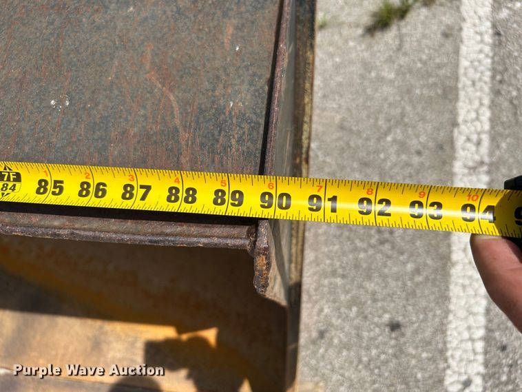 image for item LE9558 2005 John Deere 310SG  backhoe