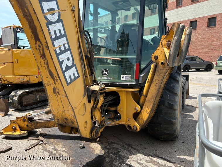 image for item LE9558 2005 John Deere 310SG  backhoe