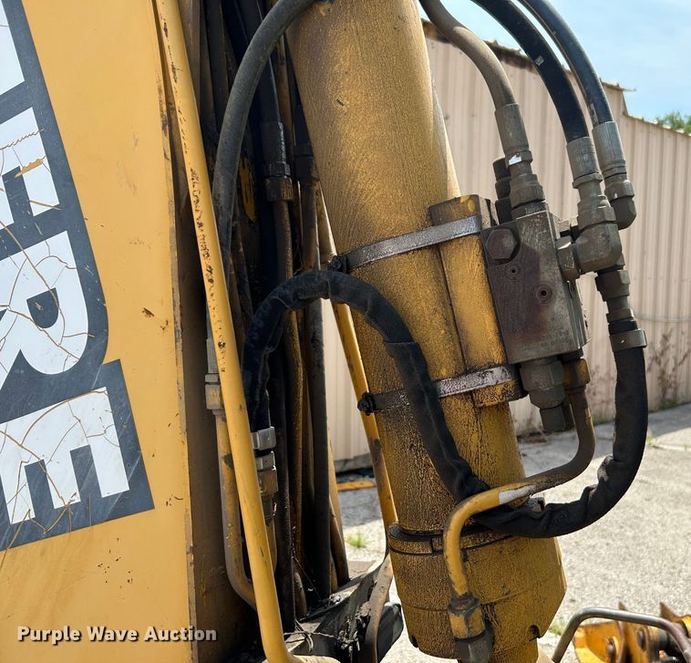 image for item LE9558 2005 John Deere 310SG  backhoe