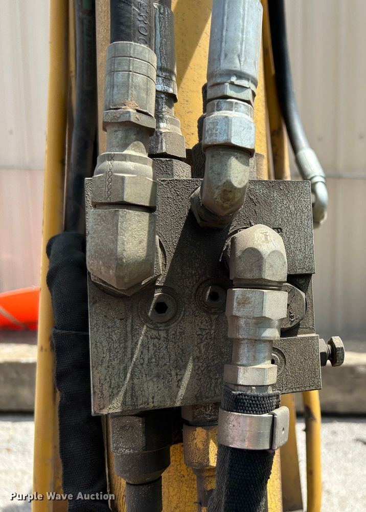 image for item LE9558 2005 John Deere 310SG  backhoe