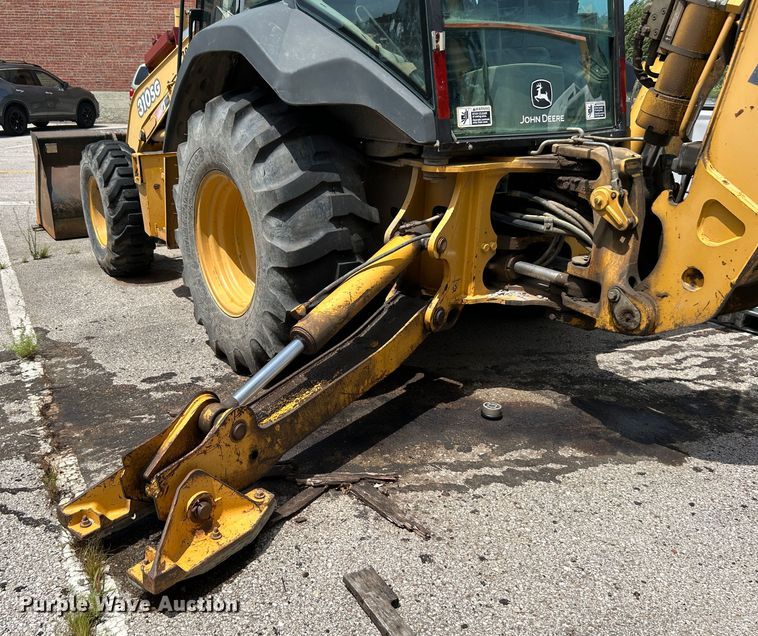 image for item LE9558 2005 John Deere 310SG  backhoe