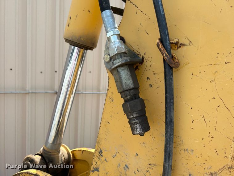 image for item LE9558 2005 John Deere 310SG  backhoe