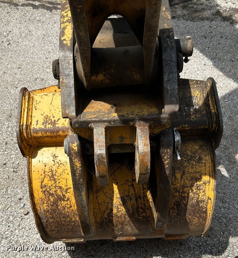 image for item LE9558 2005 John Deere 310SG  backhoe