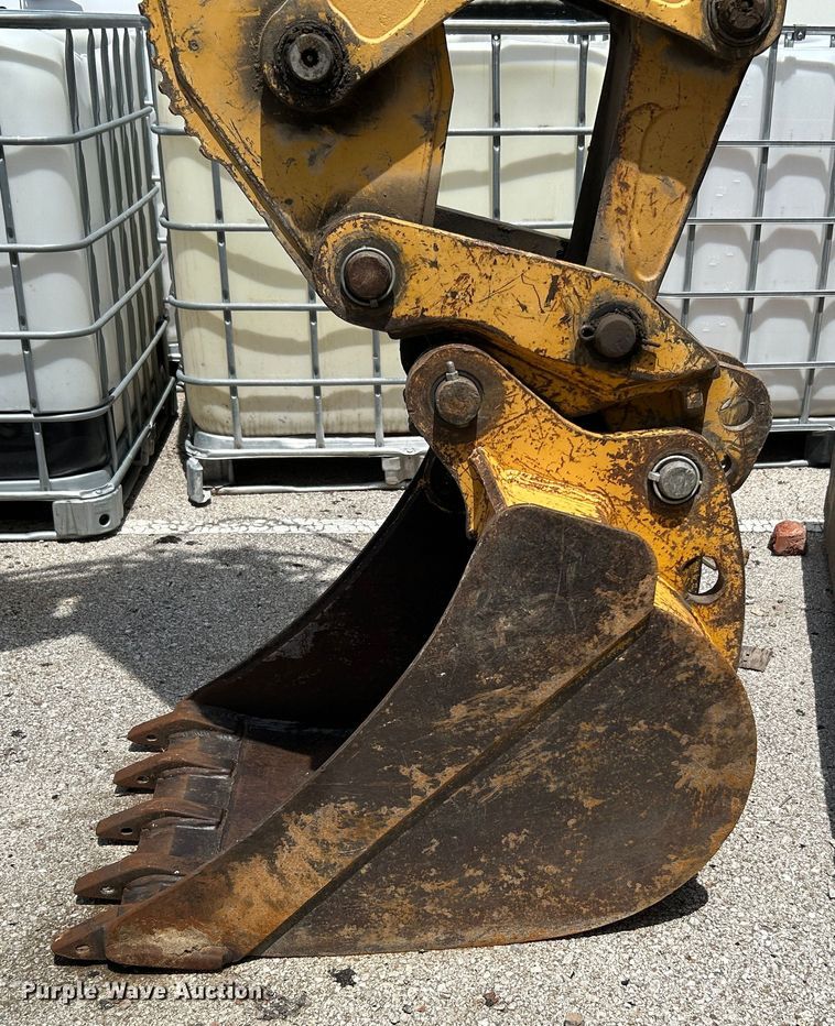 image for item LE9558 2005 John Deere 310SG  backhoe