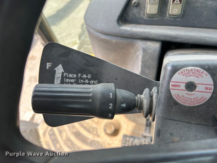 image for item LE9558 2005 John Deere 310SG  backhoe