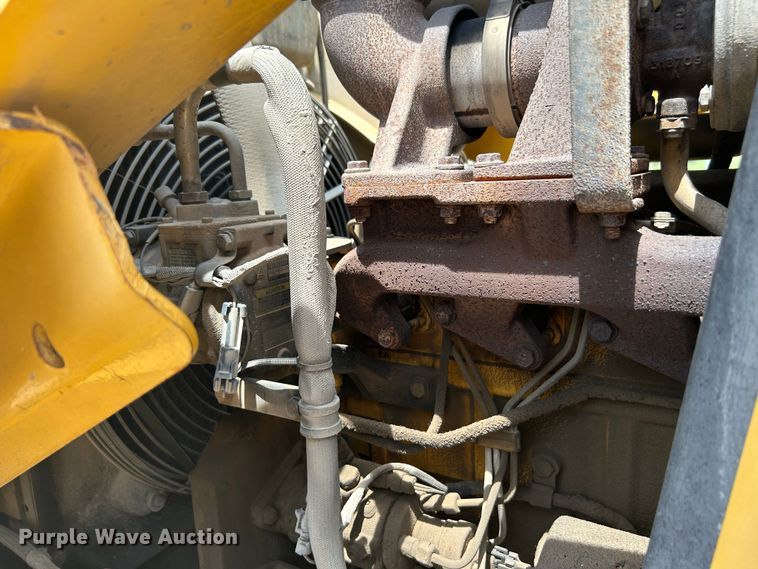 image for item LE9558 2005 John Deere 310SG  backhoe