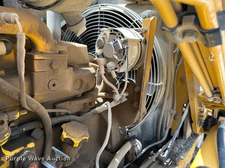 image for item LE9558 2005 John Deere 310SG  backhoe