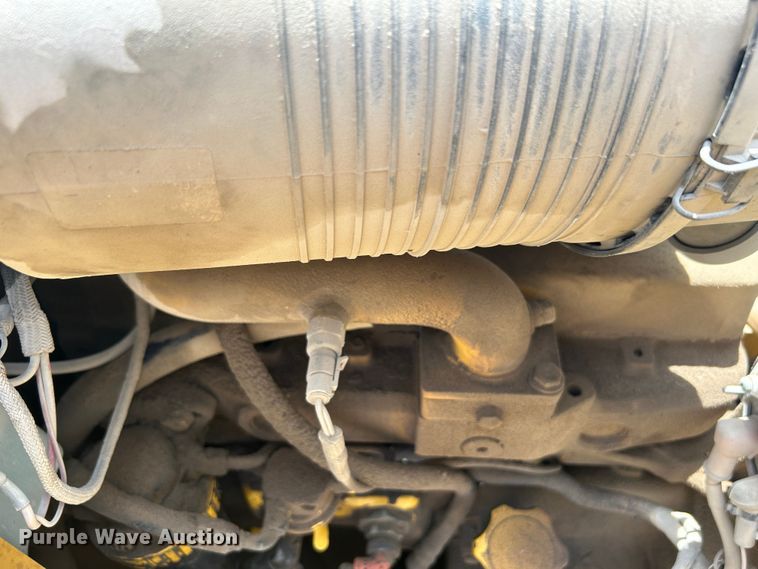 image for item LE9558 2005 John Deere 310SG  backhoe