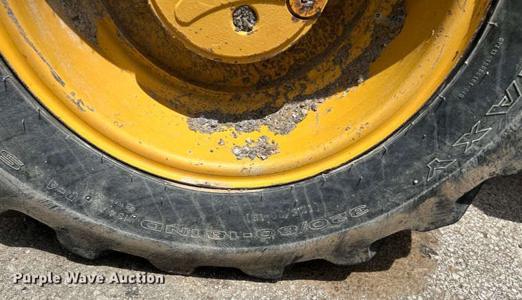 image for item LE9558 2005 John Deere 310SG  backhoe