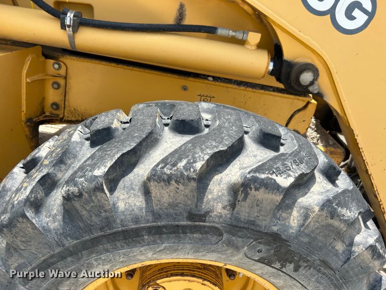 image for item LE9558 2005 John Deere 310SG  backhoe