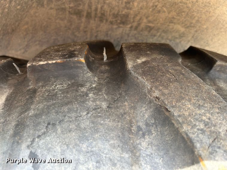 image for item LE9558 2005 John Deere 310SG  backhoe