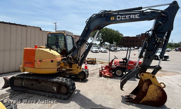 image for item LE9559 2010 John Deere 85D  mini excavator