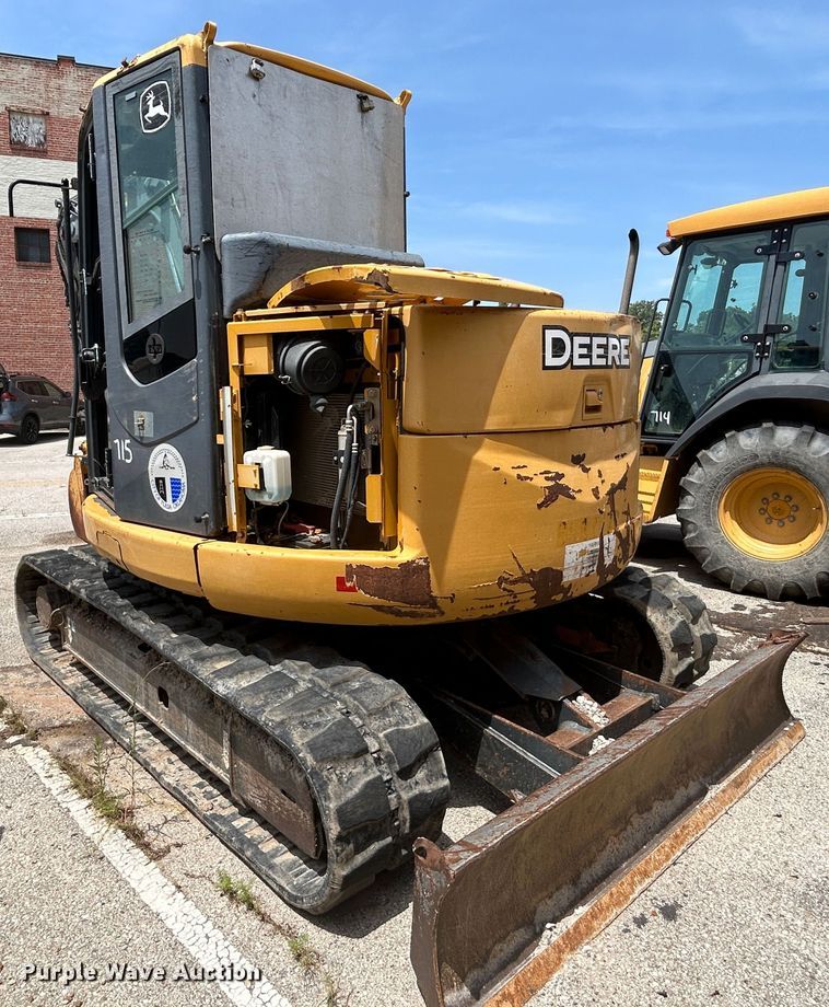 image for item LE9559 2010 John Deere 85D  mini excavator