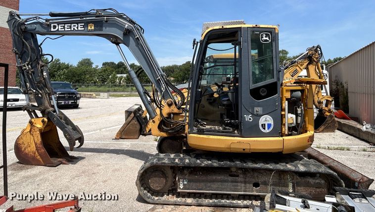 image for item LE9559 2010 John Deere 85D  mini excavator