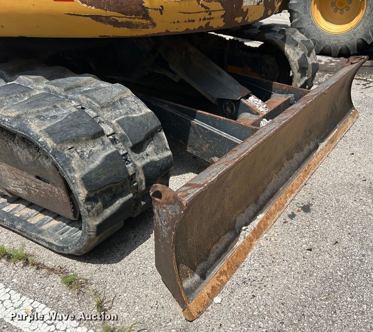 image for item LE9559 2010 John Deere 85D  mini excavator