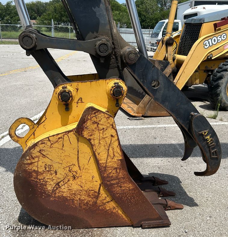 image for item LE9559 2010 John Deere 85D  mini excavator