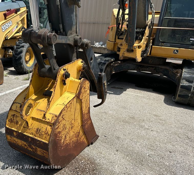 image for item LE9559 2010 John Deere 85D  mini excavator