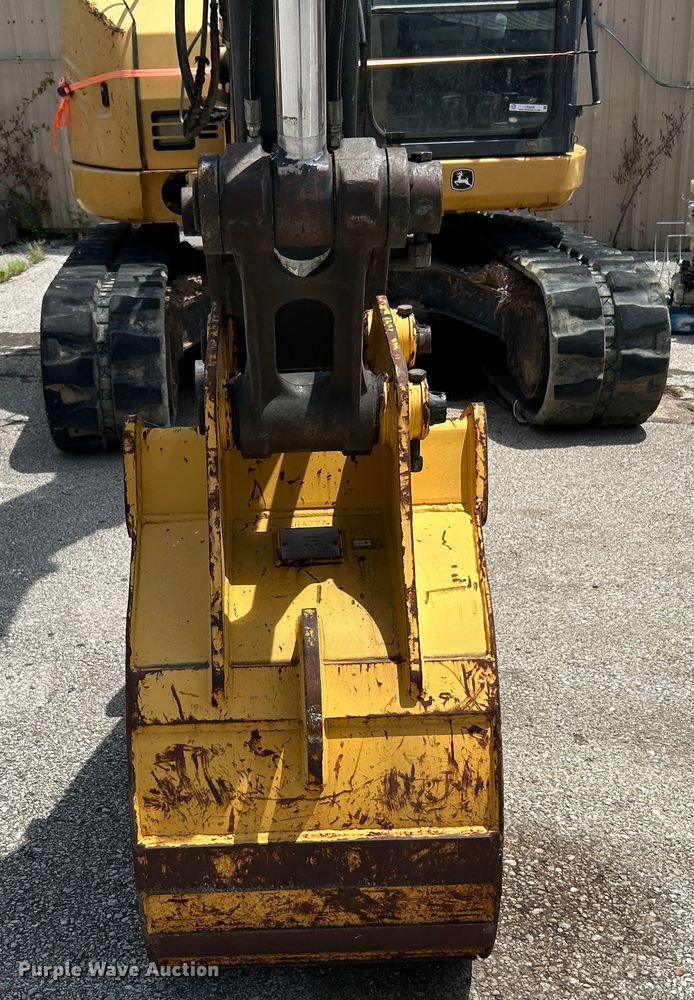 image for item LE9559 2010 John Deere 85D  mini excavator