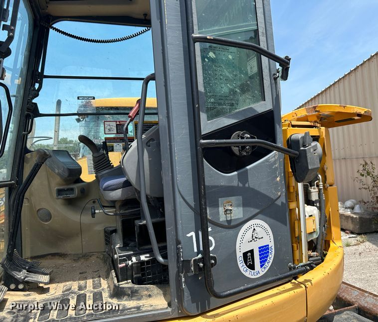 image for item LE9559 2010 John Deere 85D  mini excavator