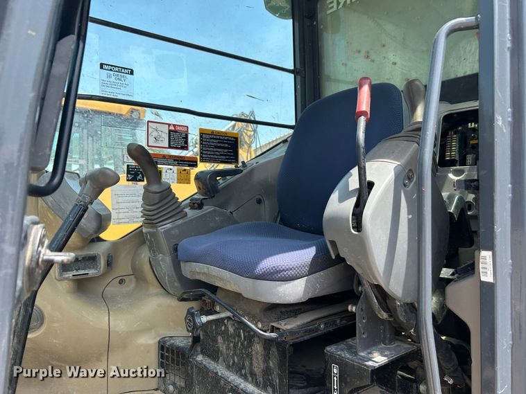 image for item LE9559 2010 John Deere 85D  mini excavator