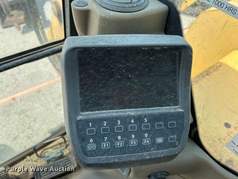 image for item LE9559 2010 John Deere 85D  mini excavator