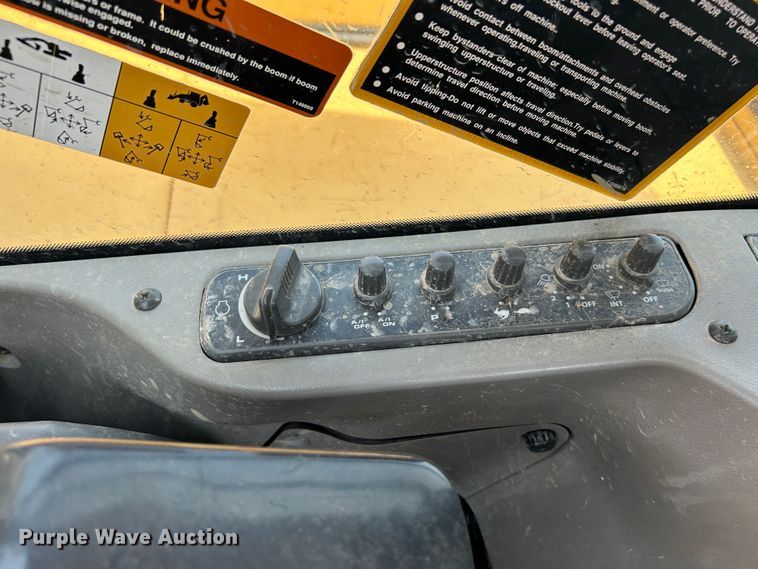 image for item LE9559 2010 John Deere 85D  mini excavator