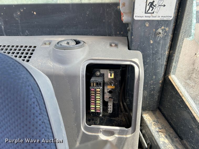 image for item LE9559 2010 John Deere 85D  mini excavator