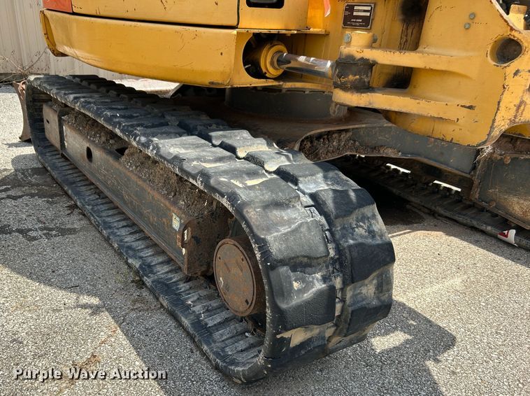 image for item LE9559 2010 John Deere 85D  mini excavator