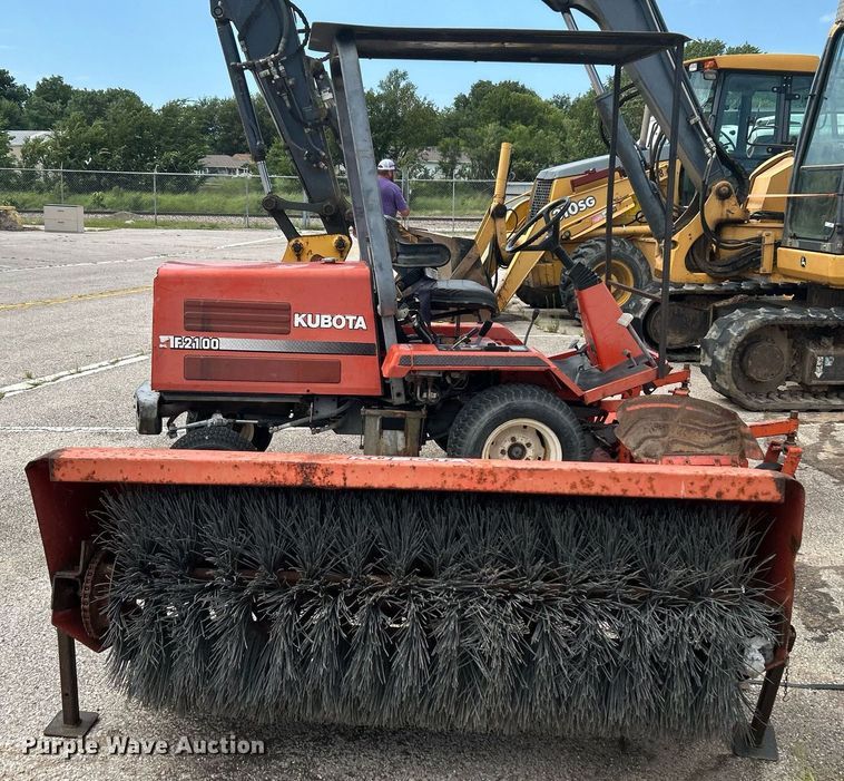 image for item LE9560 Kubota F2100E  lawn mower
