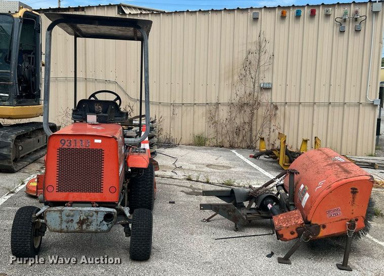 image for item LE9560 Kubota F2100E  lawn mower